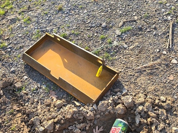 new-mini-skidloader-weld-on-plate-image-1