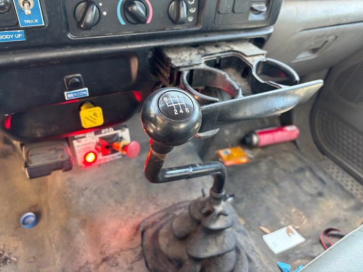 2010-ford-f750-image-15