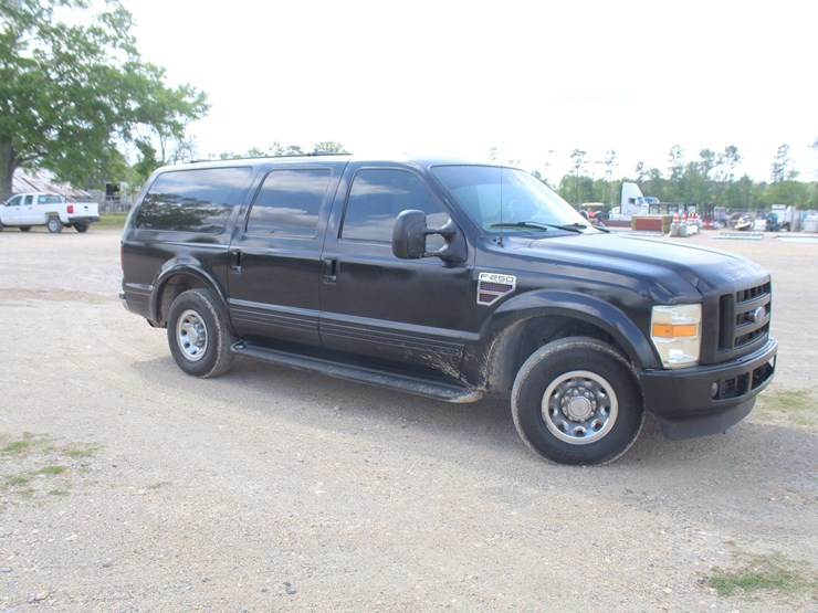 2002-ford-excursion-image-2