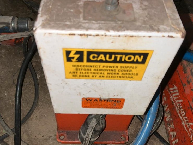 #235-•-hydraulic-pump,-tools,-and-parts-image-23