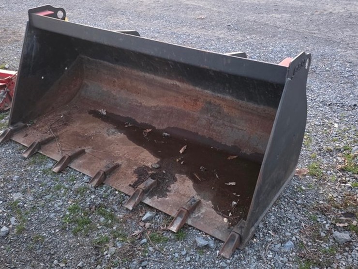 case-74"-tooth-loader-bucket-image-4