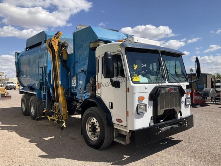 2018-peterbilt-520-image-4