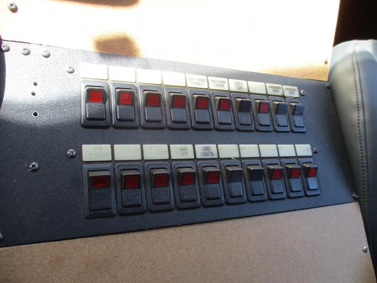 2011-dodge-3500-image-9