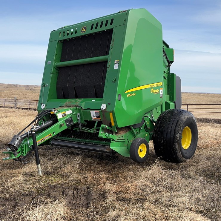 JOHN DEERE 560M