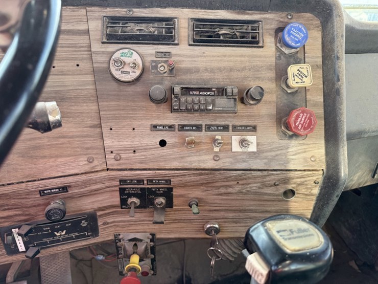 1986-western-star-4964-image-14