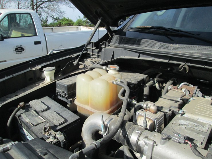 2016-nissan-titan-image-19