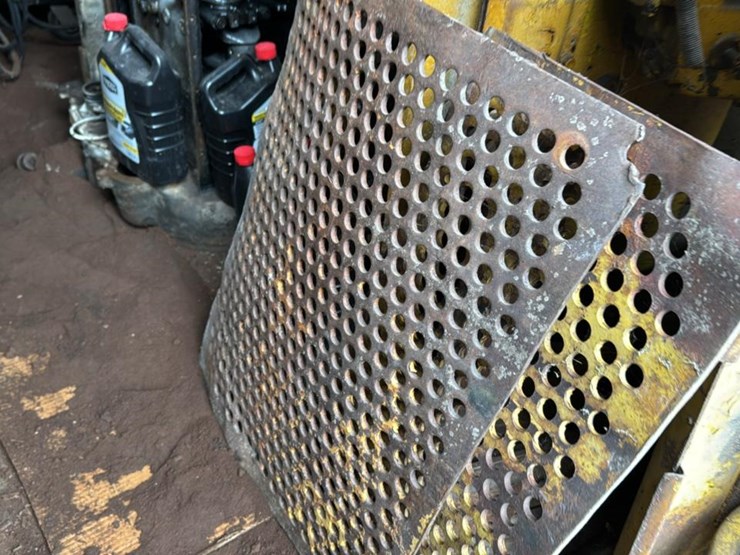 #258-•-parts-room-image-17