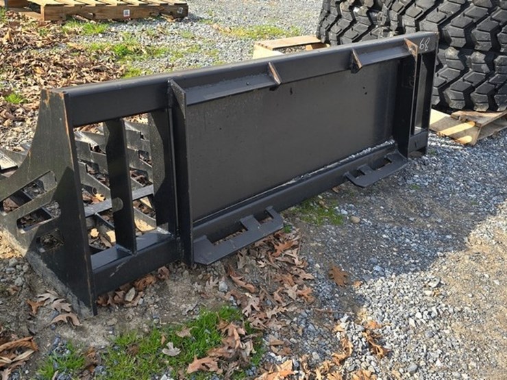 new-wildkat-68"-skidloader-rock-bucket-image-2