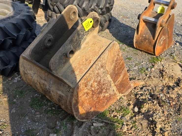 22"-excavator-bucket-image-3