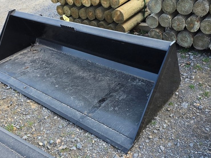 new-swict-78"-skidloader-bucket-image-4