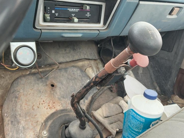 #301-•-1980-ford-k604-flatbed-truck-image-18