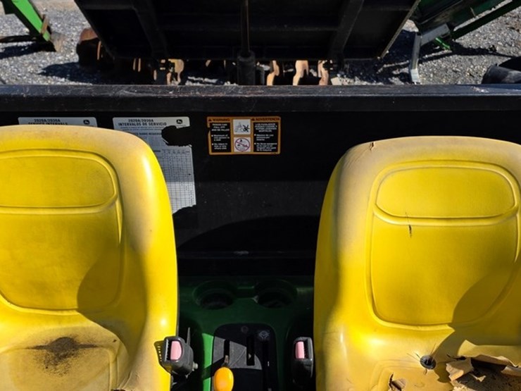 2020-john-deere-gator-image-24