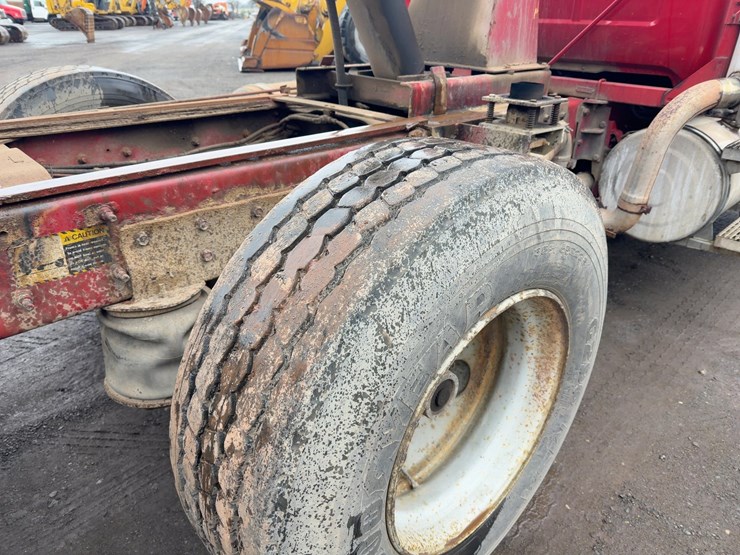 2000-mack-rd688s-image-21