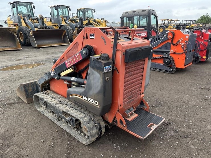 2012-ditch-witch-sk650-image-4