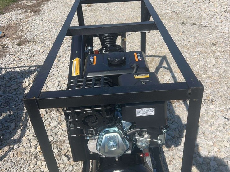 2026-agt-industrial-le4-air-compressor-image-2