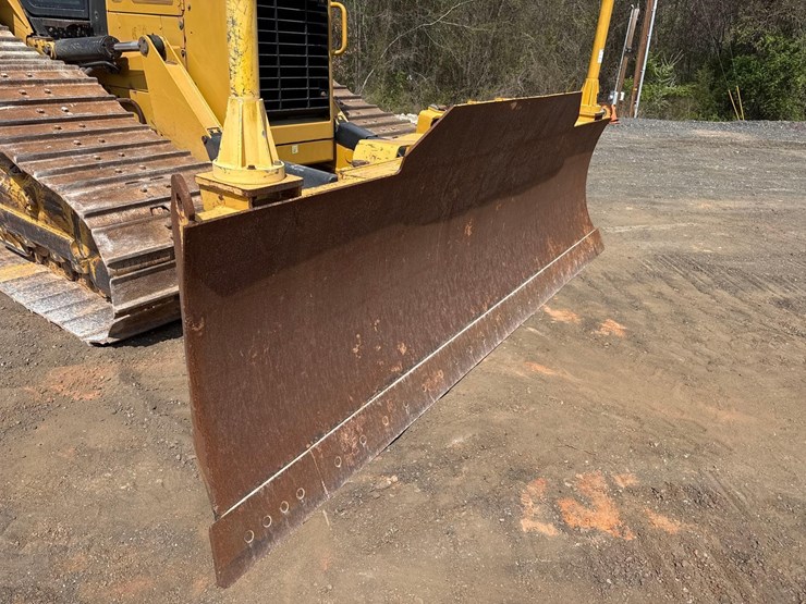 2015-caterpillar-d6n-lgp-image-6