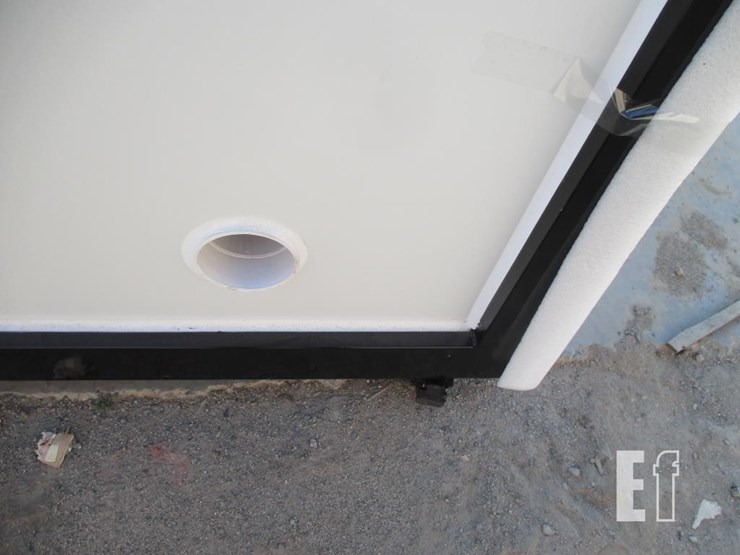 47"-x-86"-x-85"-double-stall-bathroom-image-16