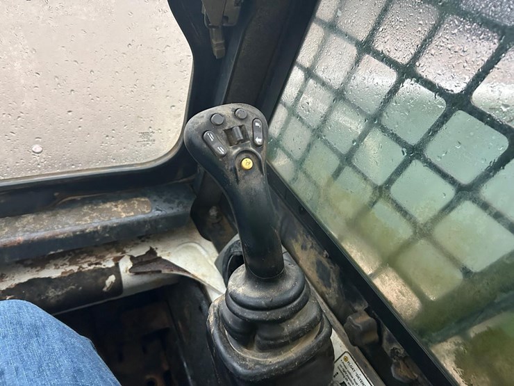 bobcat-t320-image-21