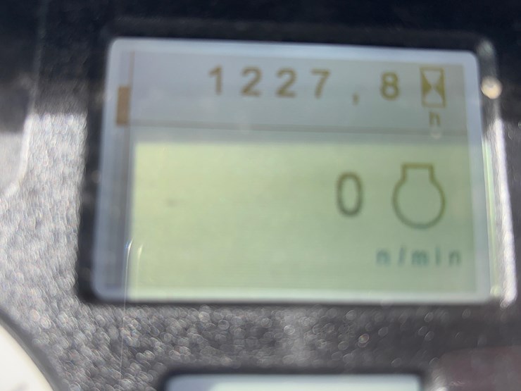 2018-john-deere-6145m-image-18