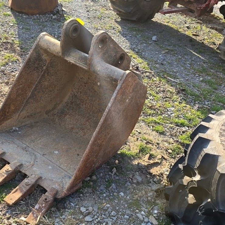22" Excavator Bucket
