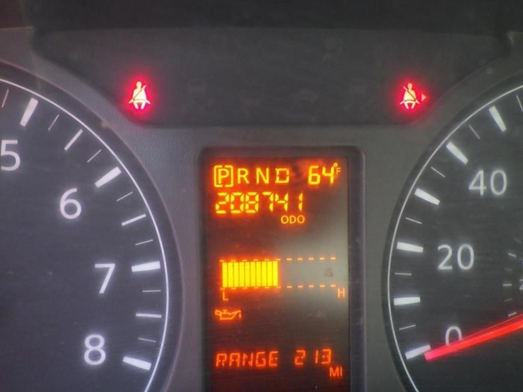 2014-nissan-nv2500-image-13