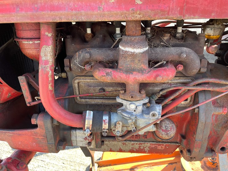 #5682-•-ih-cub-tractor-image-9