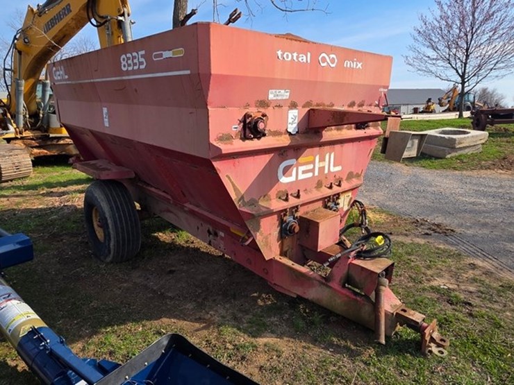 gehl-8335-image-1