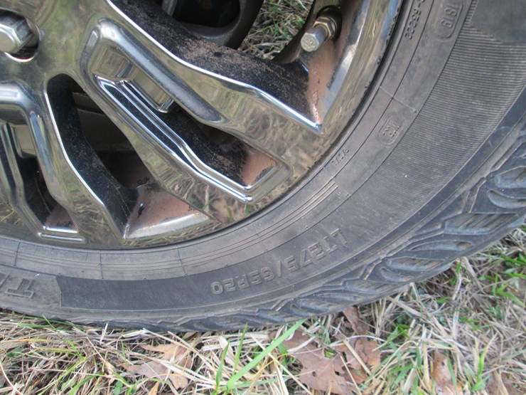 2016-nissan-titan-image-6