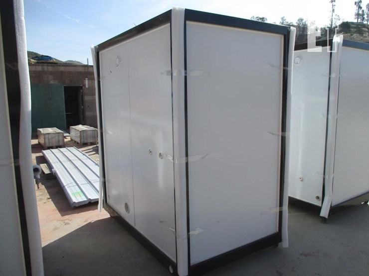 51"-x-79"-x-89"-bathroom-w/shower-image-3