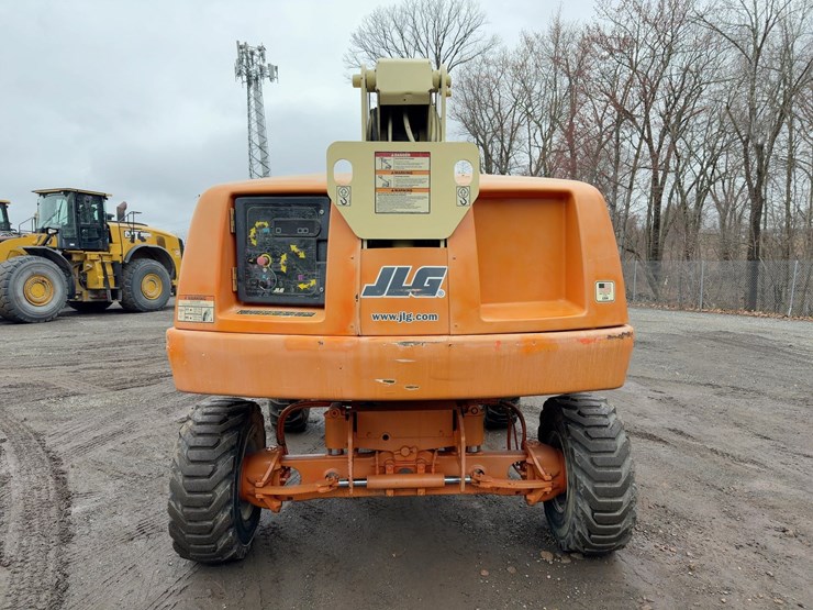 2014-jlg-400s-image-4
