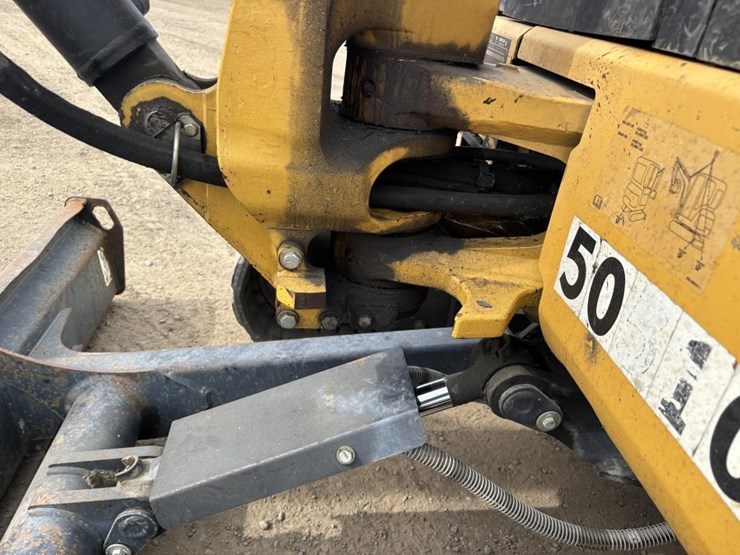 2010-caterpillar-303-image-21