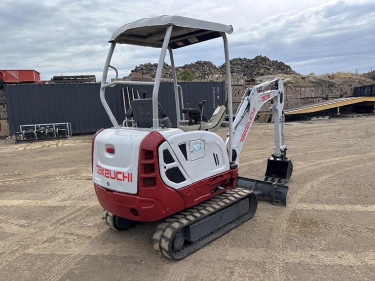 takeuchi-tb216-image-3