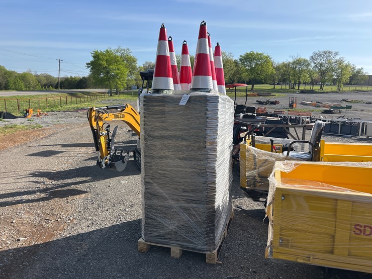 #105-•-pallet-of-(250)-traffic-cones-image-1
