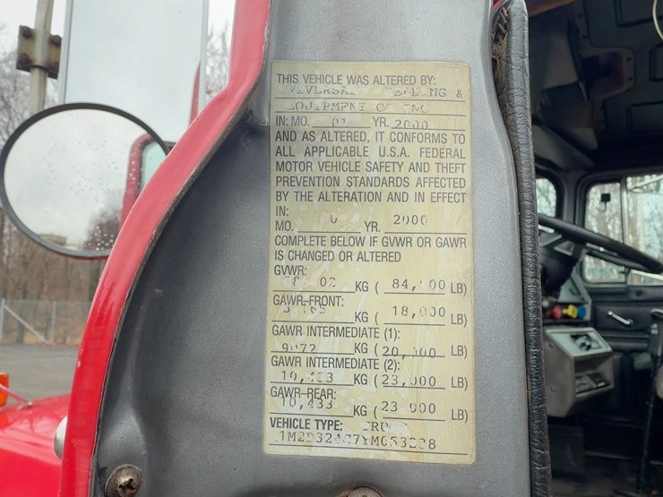 2000-mack-rd688s-image-35