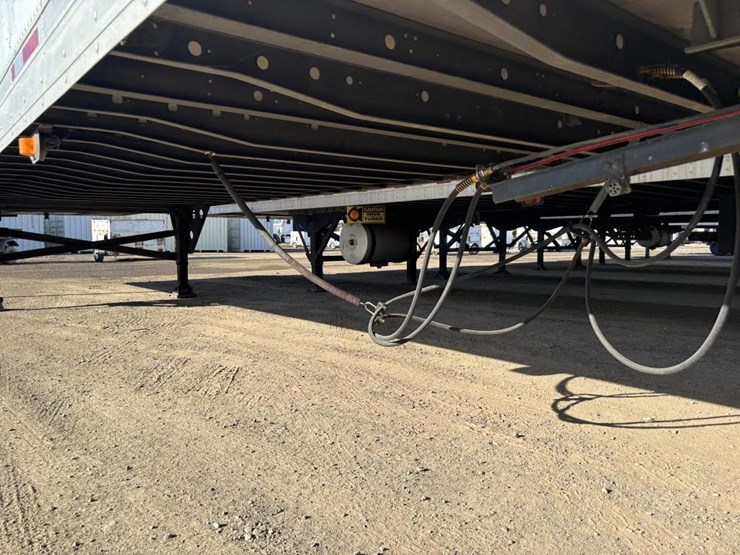 2000-utility-vs2r-image-13