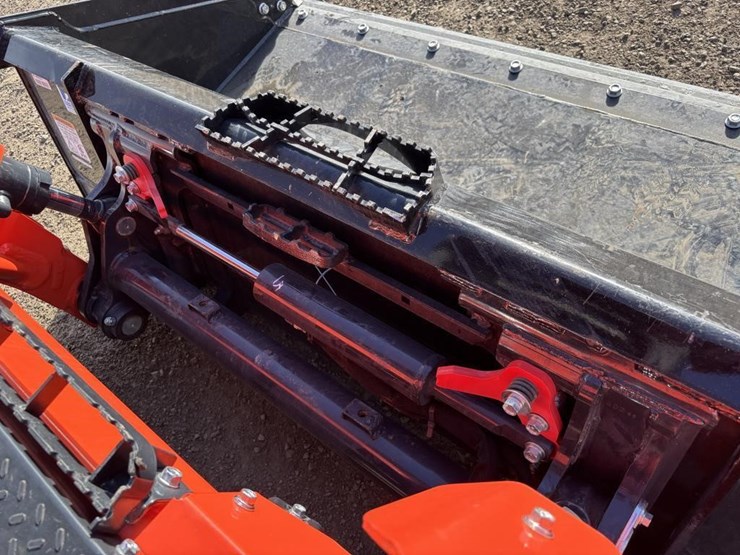 2024-kubota-svl75-3-image-11