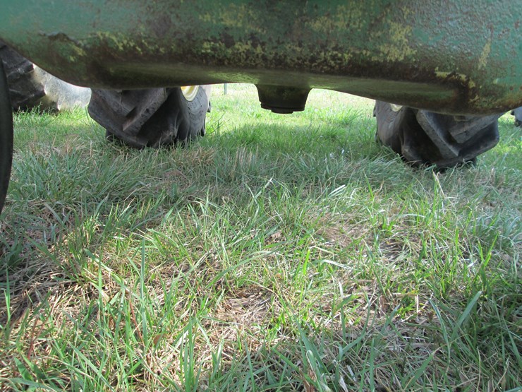 john-deere-2240-image-17