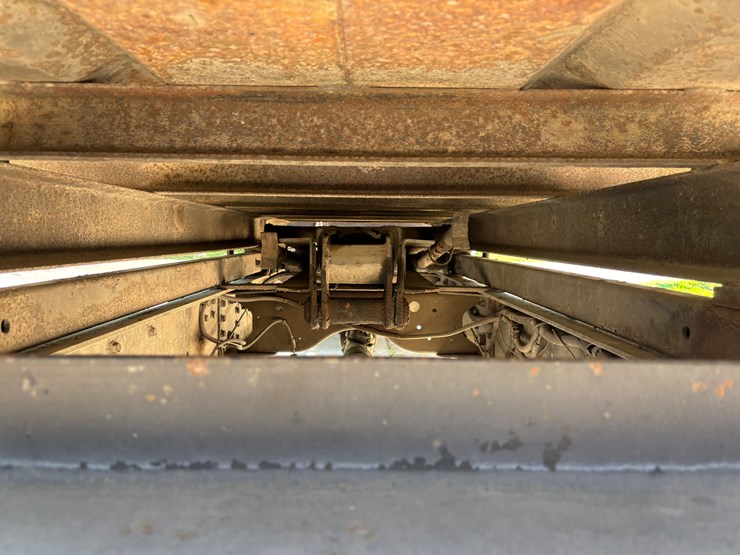 #300-•-2006-gmc-c6500-forestry-chip-truck-image-8