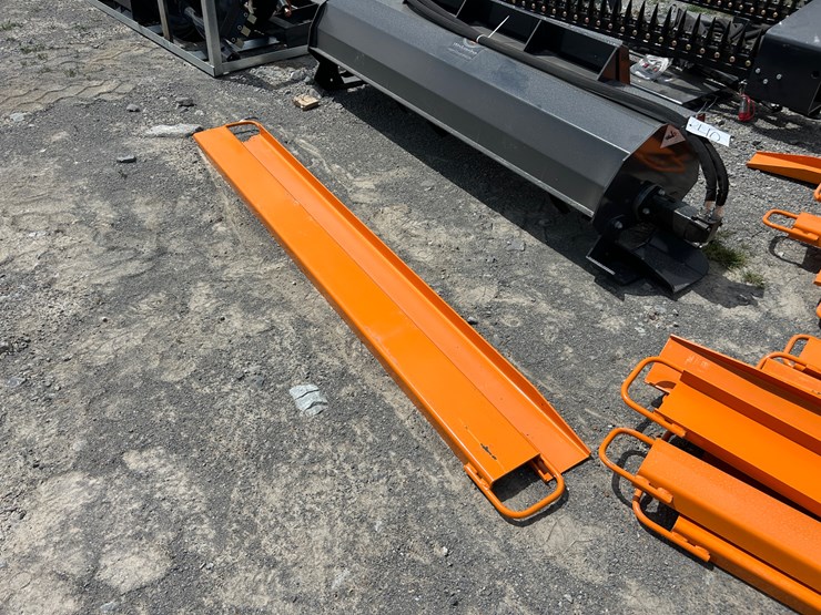 #14-•-(1)-pair-of-pallet-fork-extensions-(start-of-row-2)-image-1