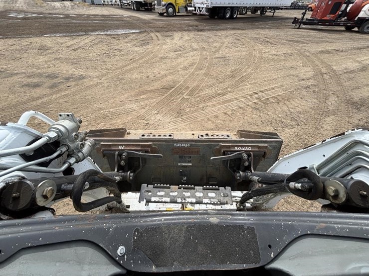 2021-bobcat-t450-image-20