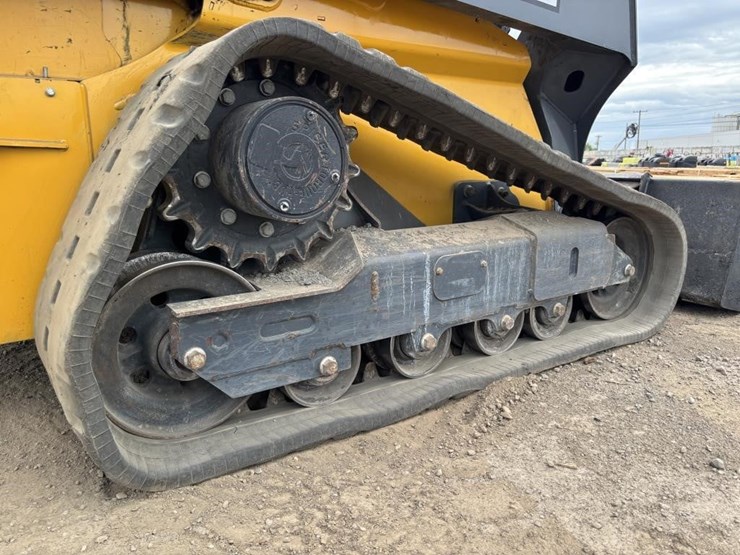 2022-deere-325g-image-17