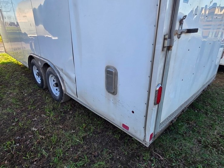 2013-united-trailer-2-axle-20'-box-trailer-(title)-image-14