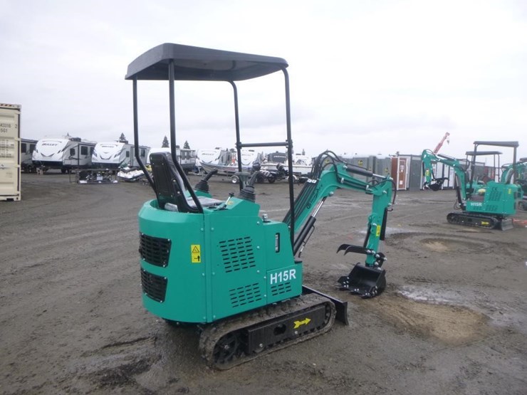 2025-agt-h15r-hydraulic-excavator-image-3