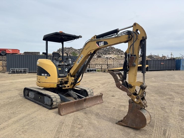 2010-caterpillar-303-image-2