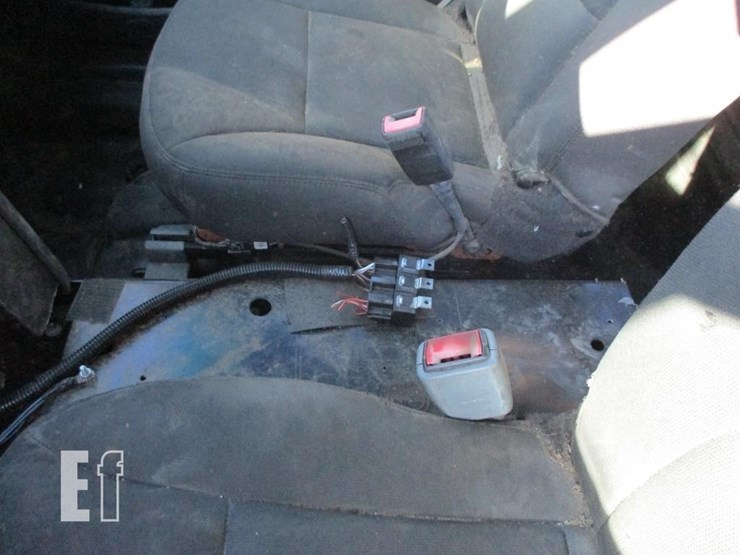 2015-ford-explorer-image-11