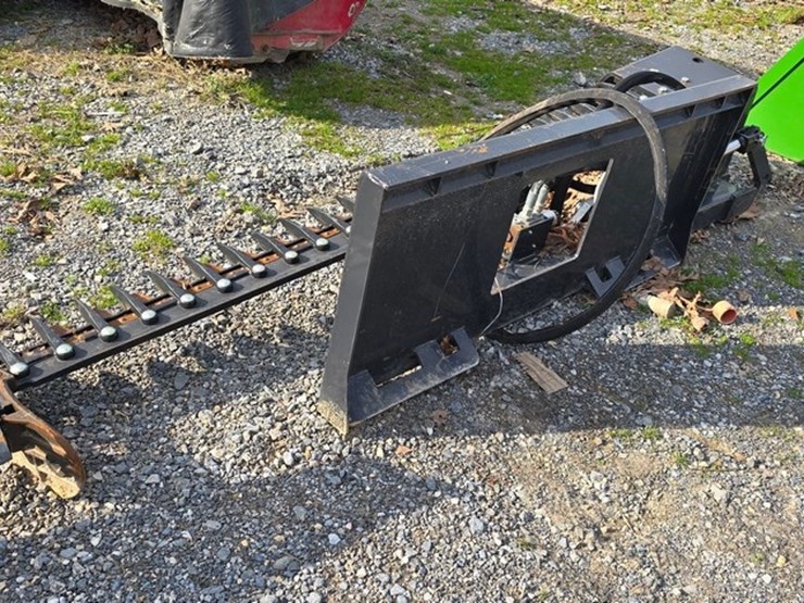 new-wolverine-skidloader-sickle-mower-image-2