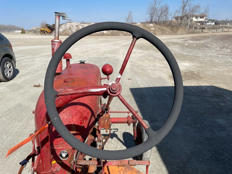 #5682-•-ih-cub-tractor-image-30