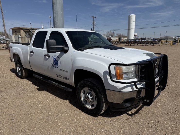 2013-gmc-sierra-2500hd-image-3
