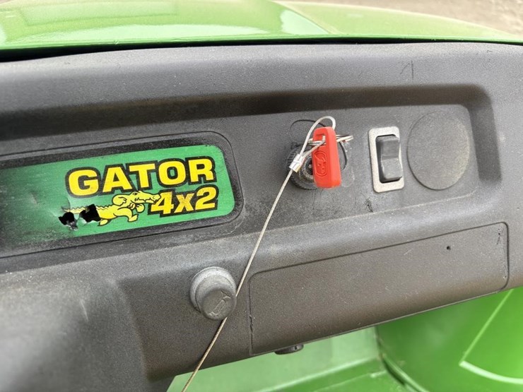 john-deere-gator-image-13