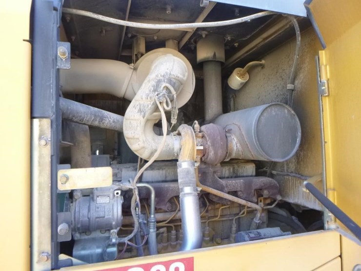 2005-deere-624j-image-30